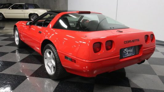 Este Chevrolet Corvette ZR1 de 1995 sólo tiene 43 kilómetros y está a la venta