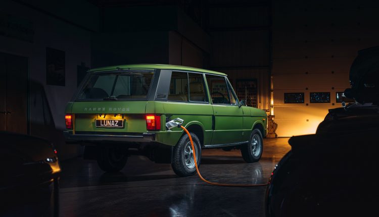 Ahora puedes hacerte con un Range Rover clásico eléctrico... a un precio disparatado
