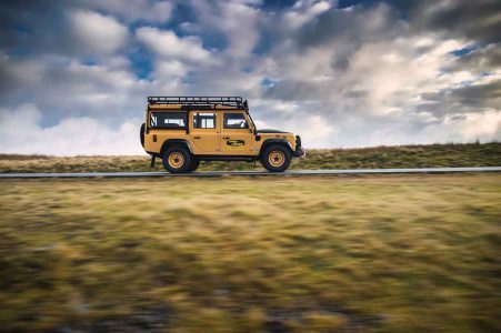 Land Rover Defender Works V8 Trophy: El Defender clásico resucita con un motor V8