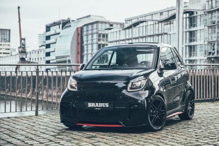 BRABUS 92R: ¿Te gastarías más de 46.000 euros en un smart eléctrico descapotable?