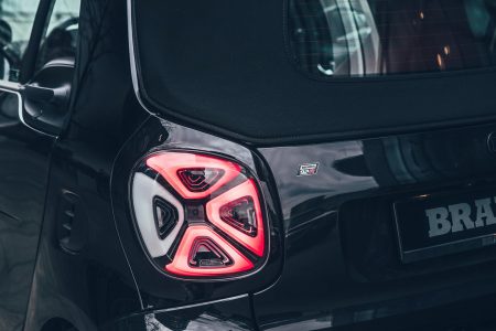 BRABUS 92R: ¿Te gastarías más de 46.000 euros en un smart eléctrico descapotable?