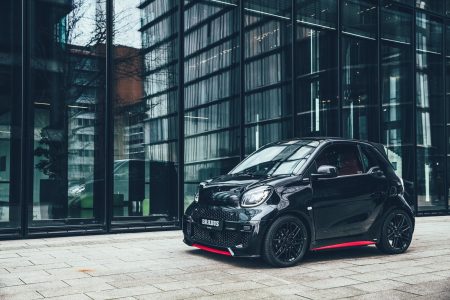 BRABUS 92R: ¿Te gastarías más de 46.000 euros en un smart eléctrico descapotable?