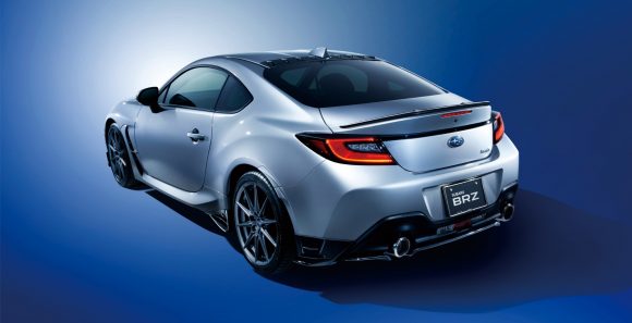 El Subaru BRZ 2022 recibe accesorios originales de STI