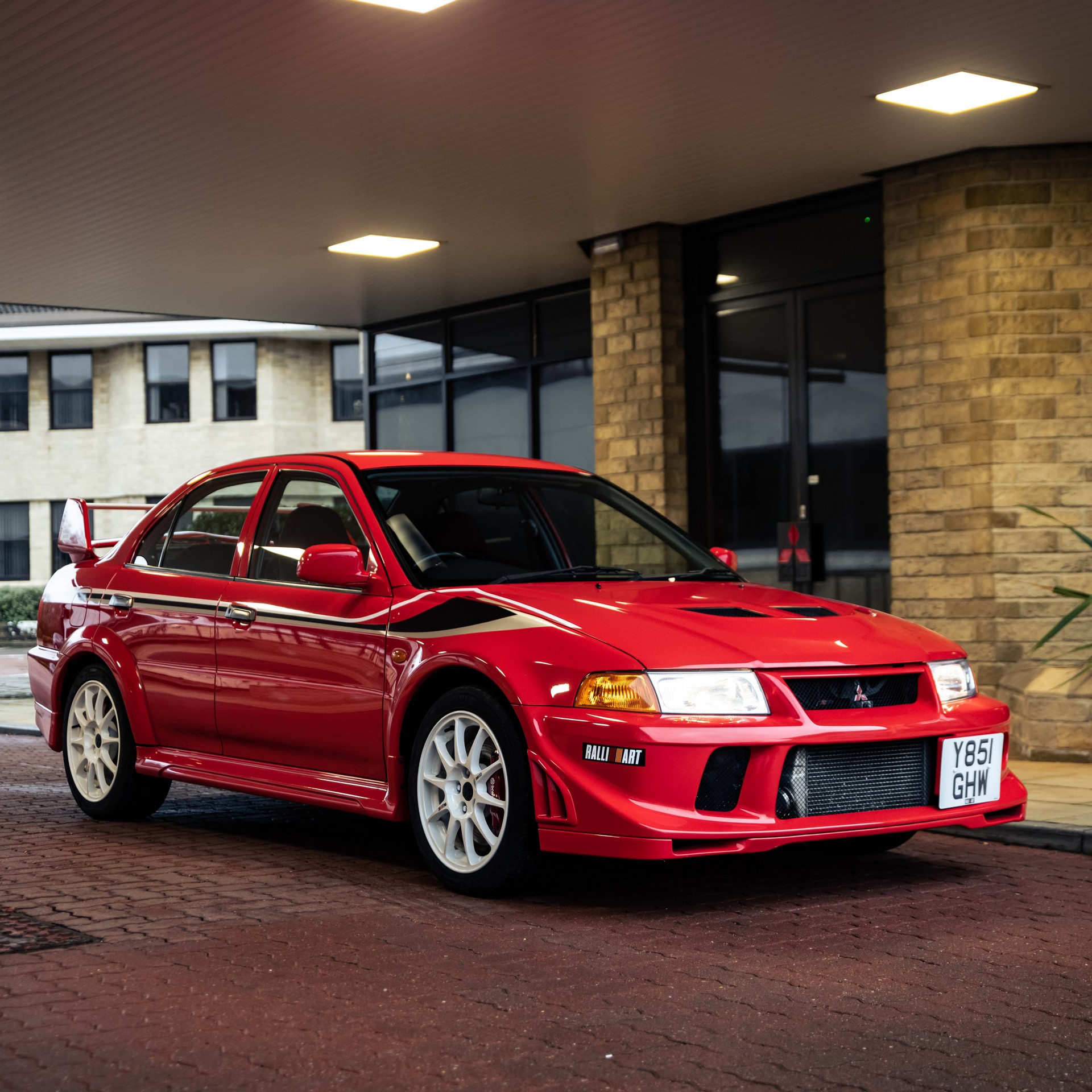 El Mitsubishi Evo VI Tommi Makinen de la subasta oficial de Mitsubishi ha alcanzado las 100.100 libras