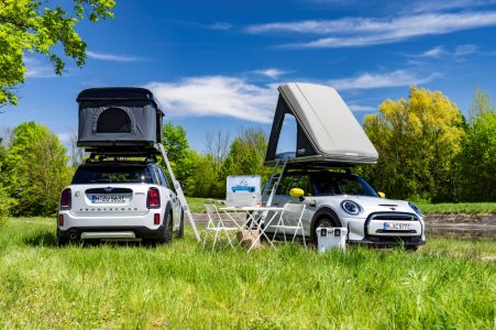 Irte de camping con tu MINI eléctrico es posible con los nuevos accesorios