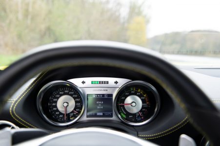 ¿Quieres hacerte con uno de los nueve Mercedes SLS AMG Electric Drive de 2013? Ahora puedes, pero no te resultará nada barato