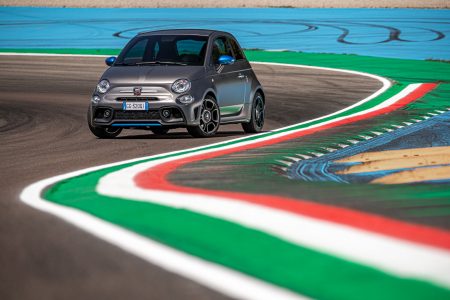 Abarth F595: Un guiño a la Fórmula 4