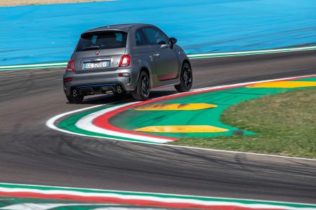 Abarth F595: Un guiño a la Fórmula 4