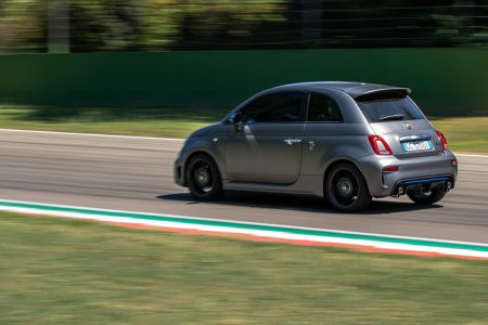 Abarth F595: Un guiño a la Fórmula 4