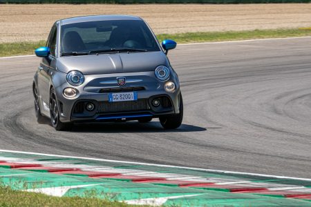 Abarth F595: Un guiño a la Fórmula 4