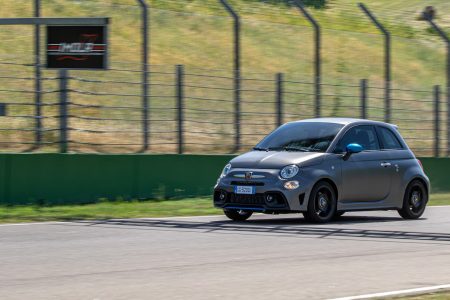 Abarth F595: Un guiño a la Fórmula 4