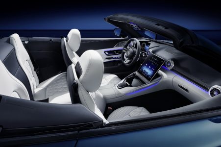 Así es el interior del Mercedes-AMG SL 2022: Pantallas por doquier