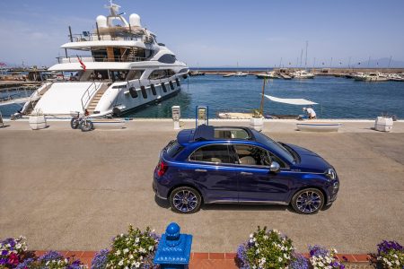 El Fiat 500X Yachting ya es oficial: Cinco puertas y a cielo abierto