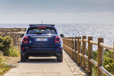 El Fiat 500X Yachting ya es oficial: Cinco puertas y a cielo abierto