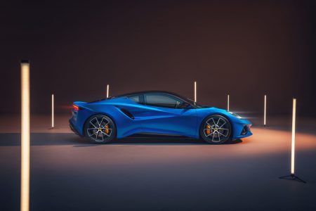 El Lotus Emira es oficial: así es el último coche de combustión de la firma