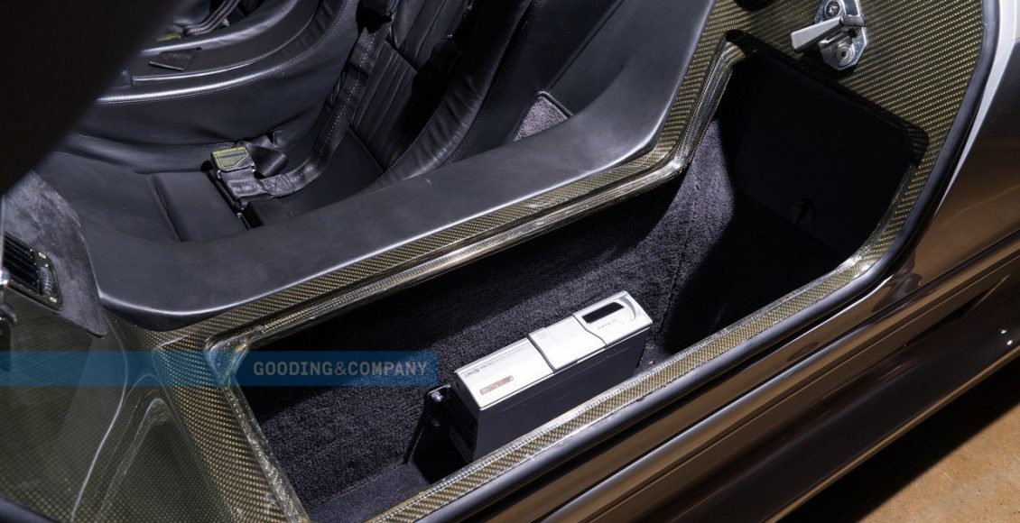 mercedes-benz-clk-gtr-subasta-202179876-1627111100-12