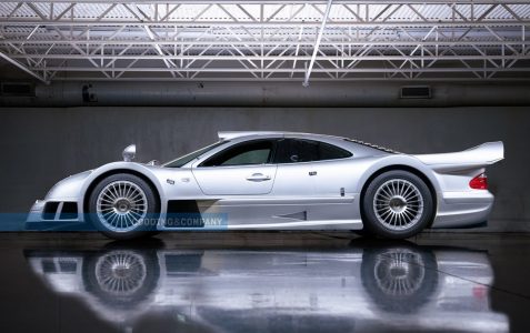 Este Mercedes-Benz CLK GTR saldrá próximamente a subasta: Sólo se fabricaron 20 unidades