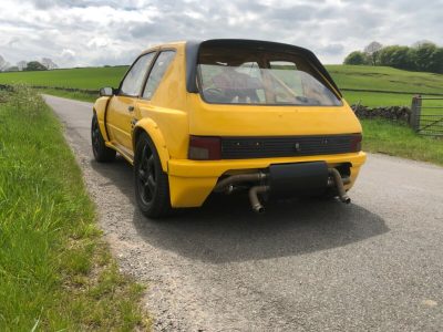 Parece un Peugeot 205... pero en realidad es un Porsche Boxster