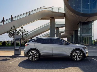 El Renault Mégane E-Tech es un crossover compacto... y es 100% eléctrico