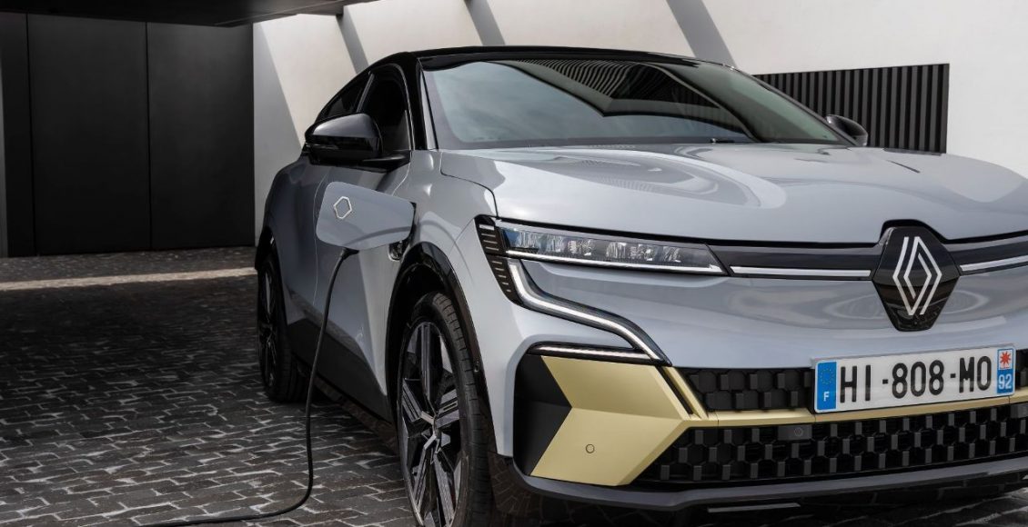 Renault-Megane-E-TECH-Electric-2022-25