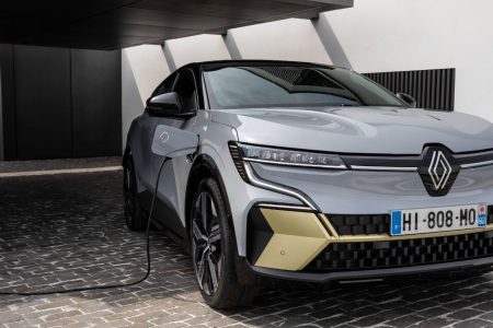 El Renault Mégane E-Tech es un crossover compacto... y es 100% eléctrico