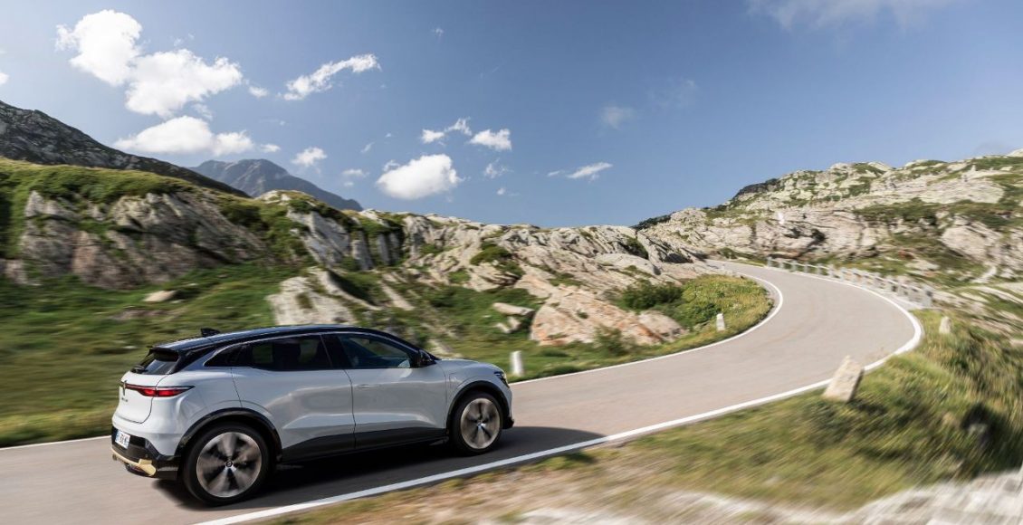 Renault-Megane-E-TECH-Electric-2022-8