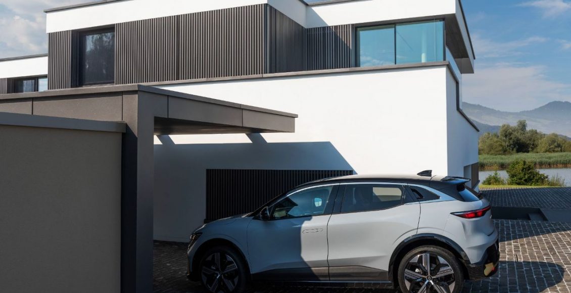 Renault-Megane-E-TECH-Electric-2022-26
