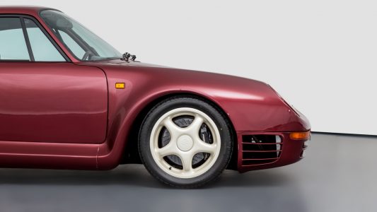 Este es uno de los 12 prototipos iniciales del Porsche 959: Está en venta