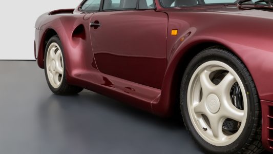 Este es uno de los 12 prototipos iniciales del Porsche 959: Está en venta