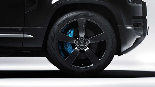 Land Rover Defender V8 Bond Edition: 300 imponentes unidades