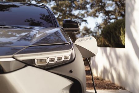 Toyota bZ4X: El SUV 100% eléctrico con una autonomía de más de 450 kilómetros