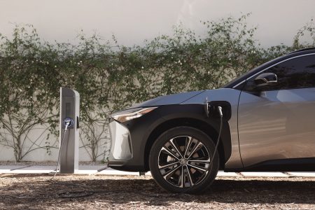 Toyota bZ4X: El SUV 100% eléctrico con una autonomía de más de 450 kilómetros