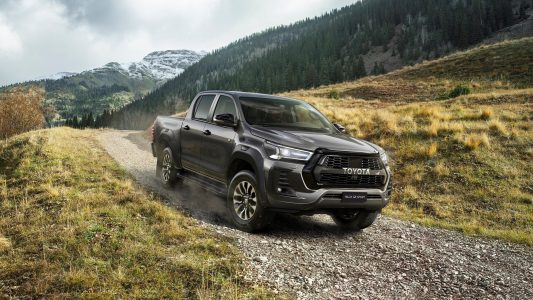 Nuevo Toyota Hilux GR Sport 2022: El pick-up recibe una versión deportiva