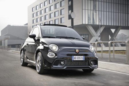 Abarth 595 y 695 2022: La gama se simplifica con dos modelos de hasta 180 CV