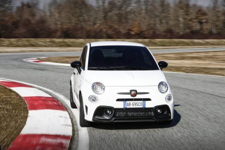 Abarth 595 y 695 2022: La gama se simplifica con dos modelos de hasta 180 CV