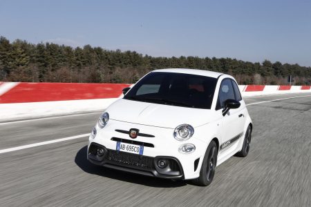 Abarth 595 y 695 2022: La gama se simplifica con dos modelos de hasta 180 CV