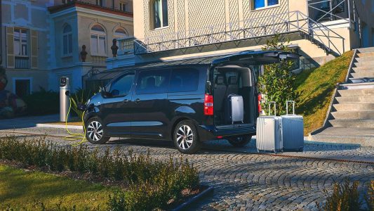 Fiat e-Ulysse 2022: Versión 100% eléctrica con capacidad para transportar hasta 8 ocupantes