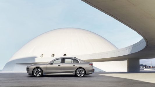 BMW Serie 7 2023: La nueva generación llega con una versión eléctrica