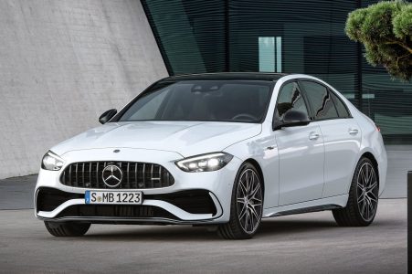 El Mercedes-AMG C 43 ya es oficial: Adiós a los seis cilindros, hola a los 408 CV electrificados