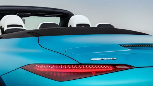 El Mercedes-AMG SL 43 llega con cuatro cilindros y turbocompresor eléctrico