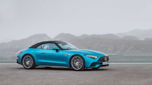 El Mercedes-AMG SL 43 llega con cuatro cilindros y turbocompresor eléctrico