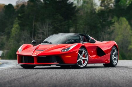 Este Ferrari LaFerrari Aperta con 259 km sale a subasta y podría venderse por más de 5 millones de dólares