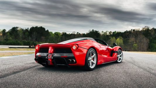 Este Ferrari LaFerrari Aperta con 259 km sale a subasta y podría venderse por más de 5 millones de dólares