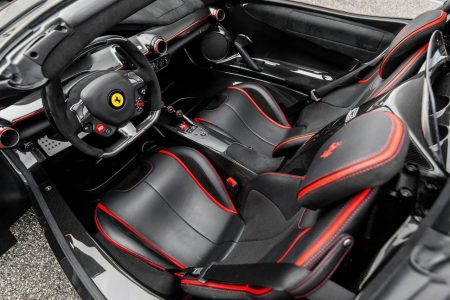 Este Ferrari LaFerrari Aperta con 259 km sale a subasta y podría venderse por más de 5 millones de dólares