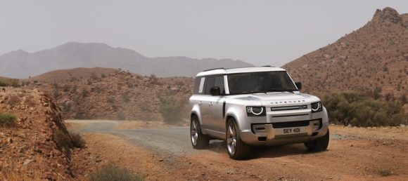 Ya disponible el Land Rover Defender 130: Con ocho plazas en su interior