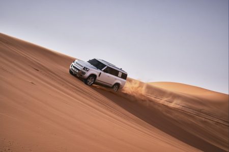 Ya disponible el Land Rover Defender 130: Con ocho plazas en su interior