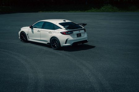 El Honda Civic Type R 2023 recibe sus primeros accesorios oficiales, incluyendo un alerón en fibra de carbono