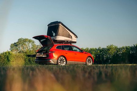 El Skoda Enyaq iV FestEVal se apunta a la moda camper