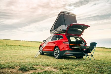 El Skoda Enyaq iV FestEVal se apunta a la moda camper