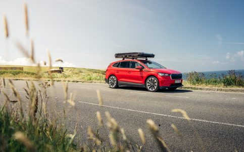 El Skoda Enyaq iV FestEVal se apunta a la moda camper